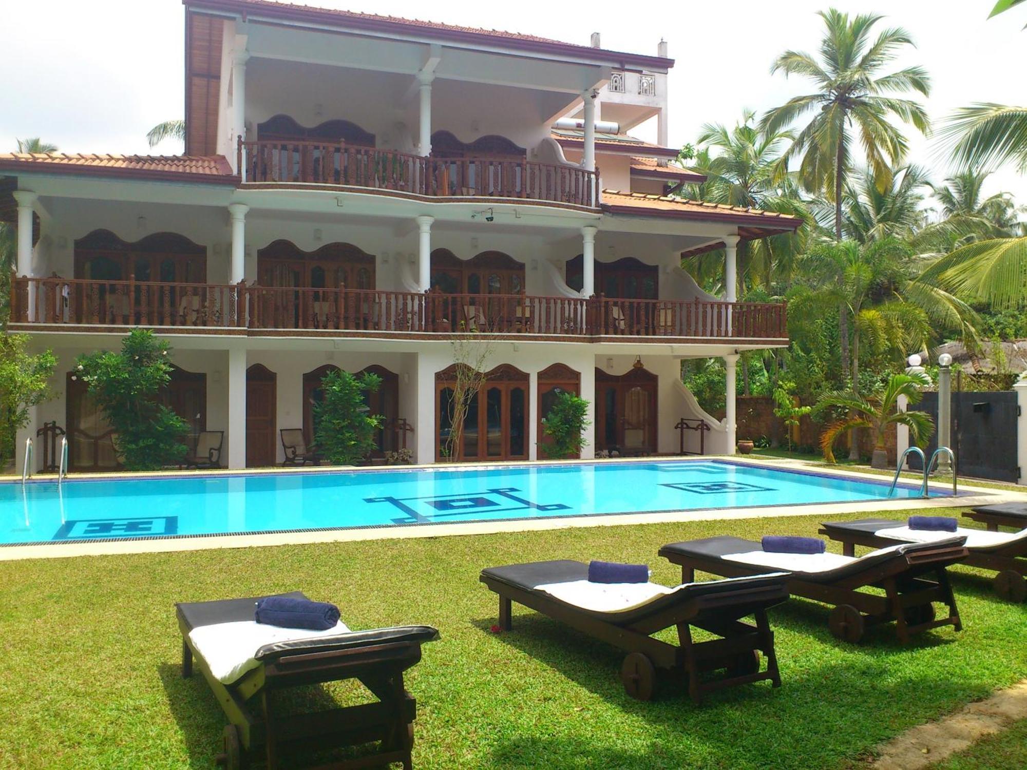 Sandali Walauwa Bentota Bagian luar foto