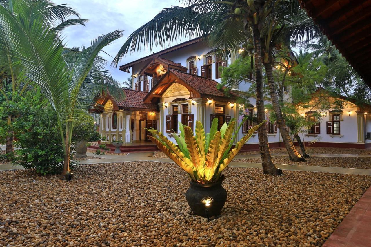 Sandali Walauwa Bentota Bagian luar foto