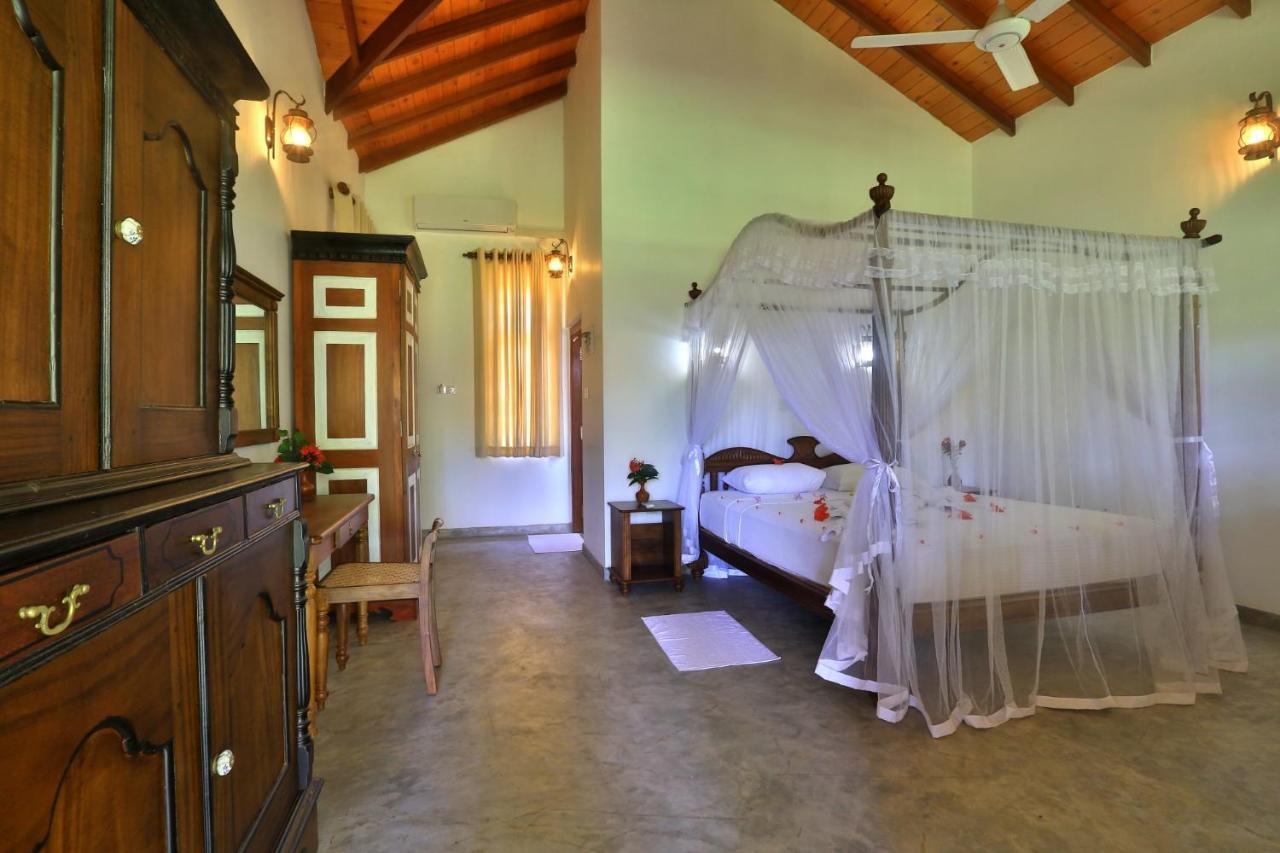 Sandali Walauwa Bentota Bagian luar foto